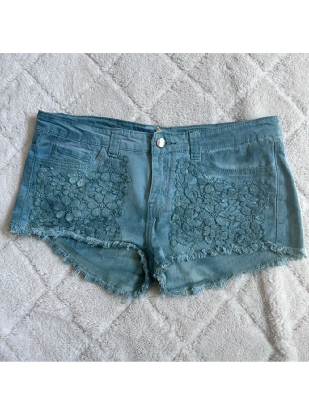Anthropologie X Black Sheep | Green Floral Lace Front Shorts | Size 29 - Picture 1 of 9